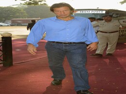 Busy Imran Khan declines PCB invite, Javed Miandad may come for India tour Busy Imran Khan declines PCB invite, Javed Miandad may come for India tour